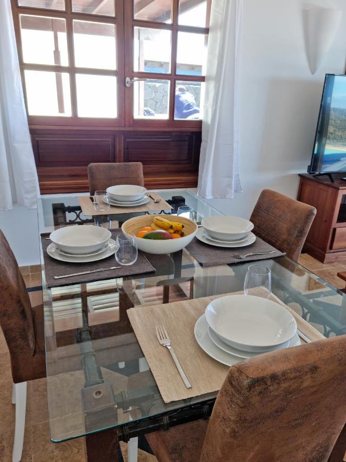 Villa Ana Playa Blanca  Exteriör bild