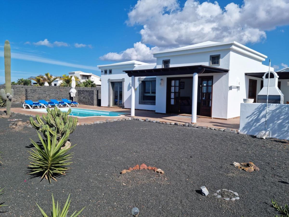 Villa Ana Playa Blanca  Exteriör bild