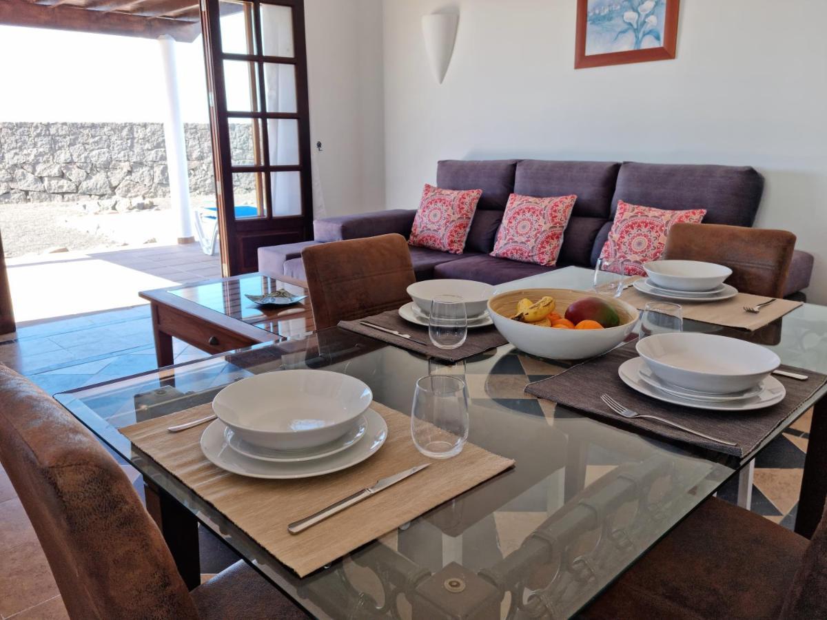 Villa Ana Playa Blanca  Exteriör bild