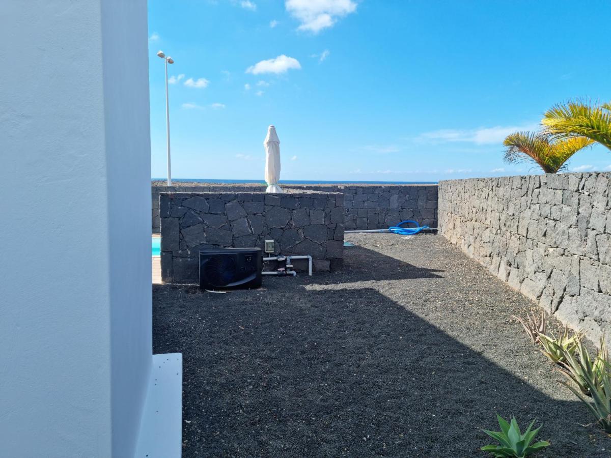 Villa Ana Playa Blanca  Exteriör bild