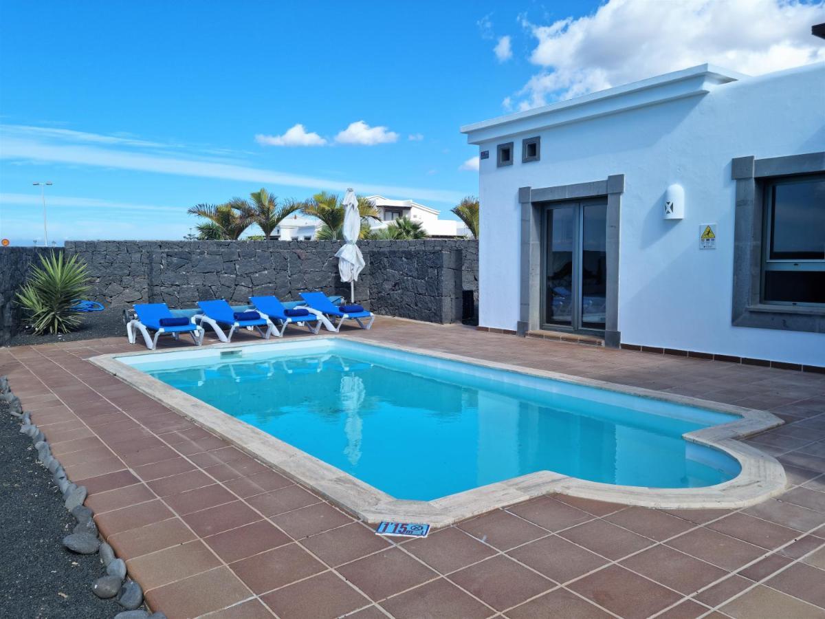 Villa Ana Playa Blanca  Exteriör bild