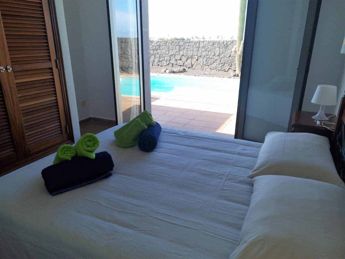 Villa Ana Playa Blanca  Exteriör bild