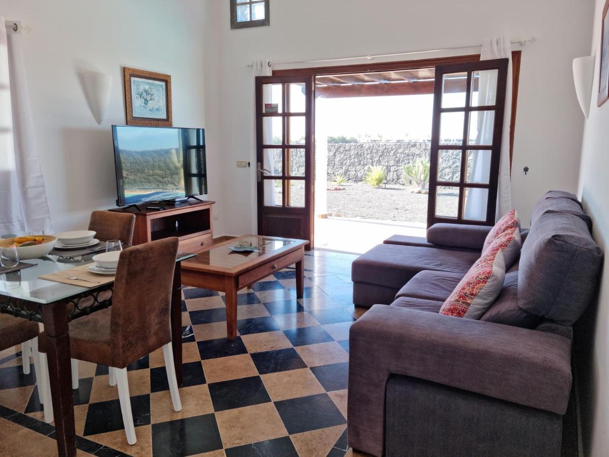 Villa Ana Playa Blanca  Exteriör bild