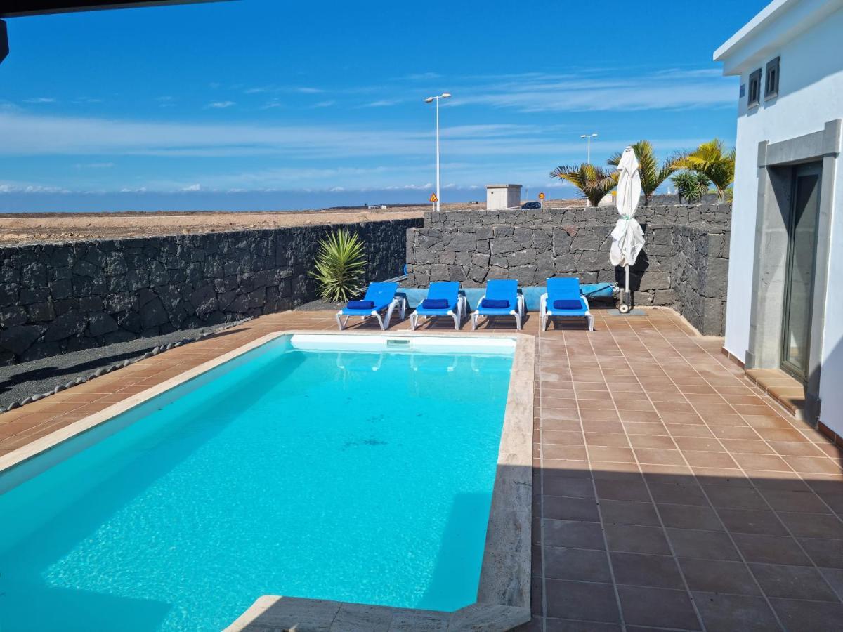 Villa Ana Playa Blanca  Exteriör bild