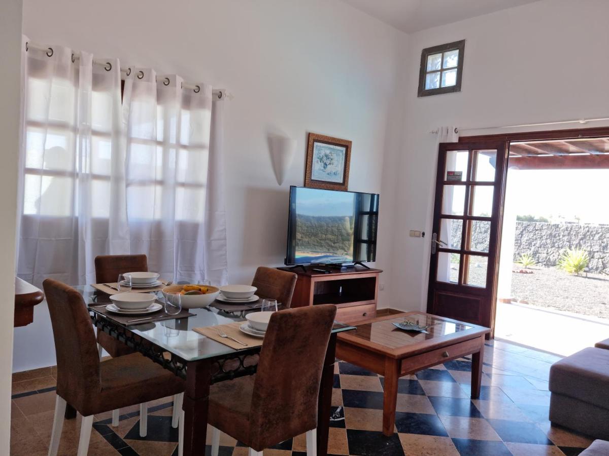 Villa Ana Playa Blanca  Exteriör bild